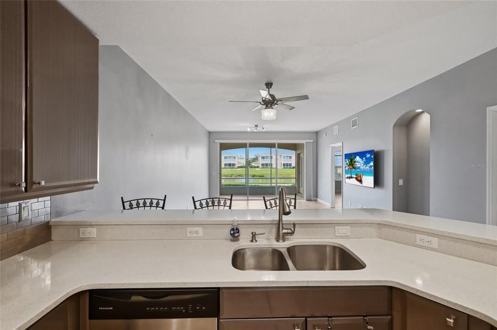 For Sale: $395,000 (2 beds, 2 baths, 1610 Square Feet)