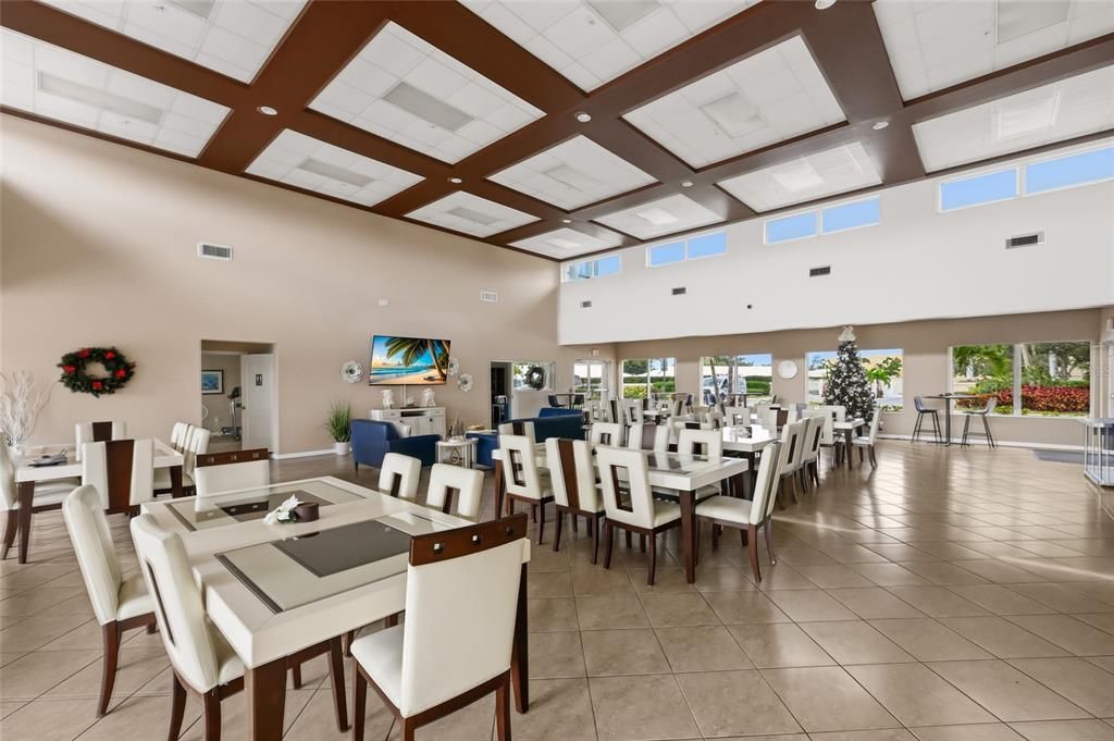 For Sale: $395,000 (2 beds, 2 baths, 1610 Square Feet)