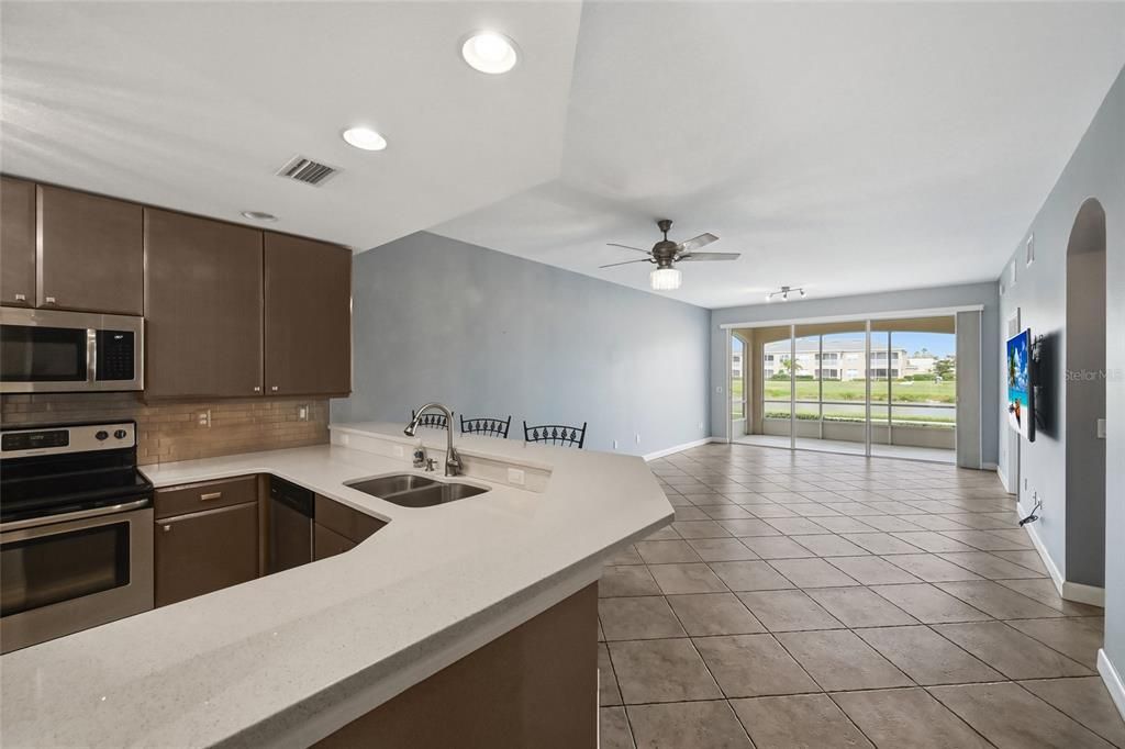 For Sale: $395,000 (2 beds, 2 baths, 1610 Square Feet)