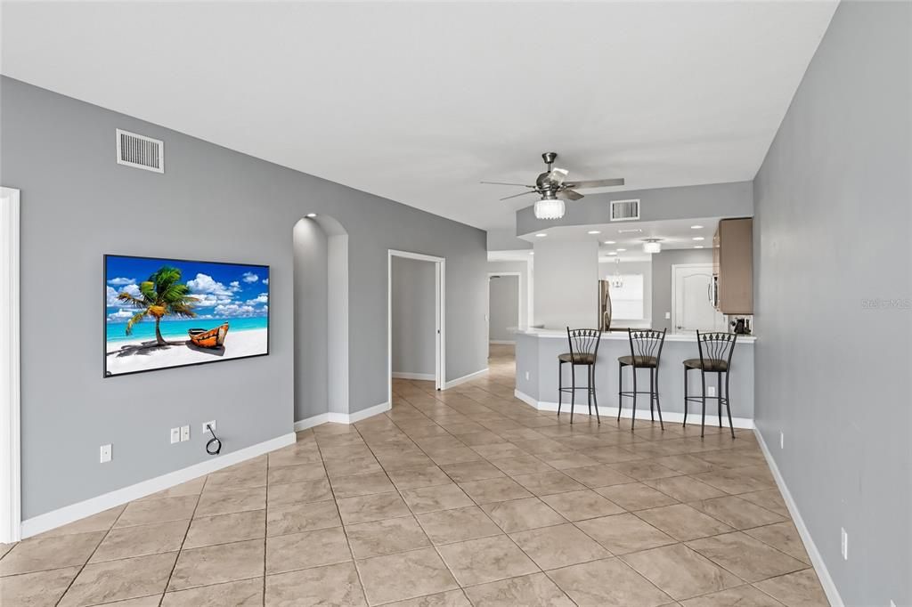 For Sale: $395,000 (2 beds, 2 baths, 1610 Square Feet)