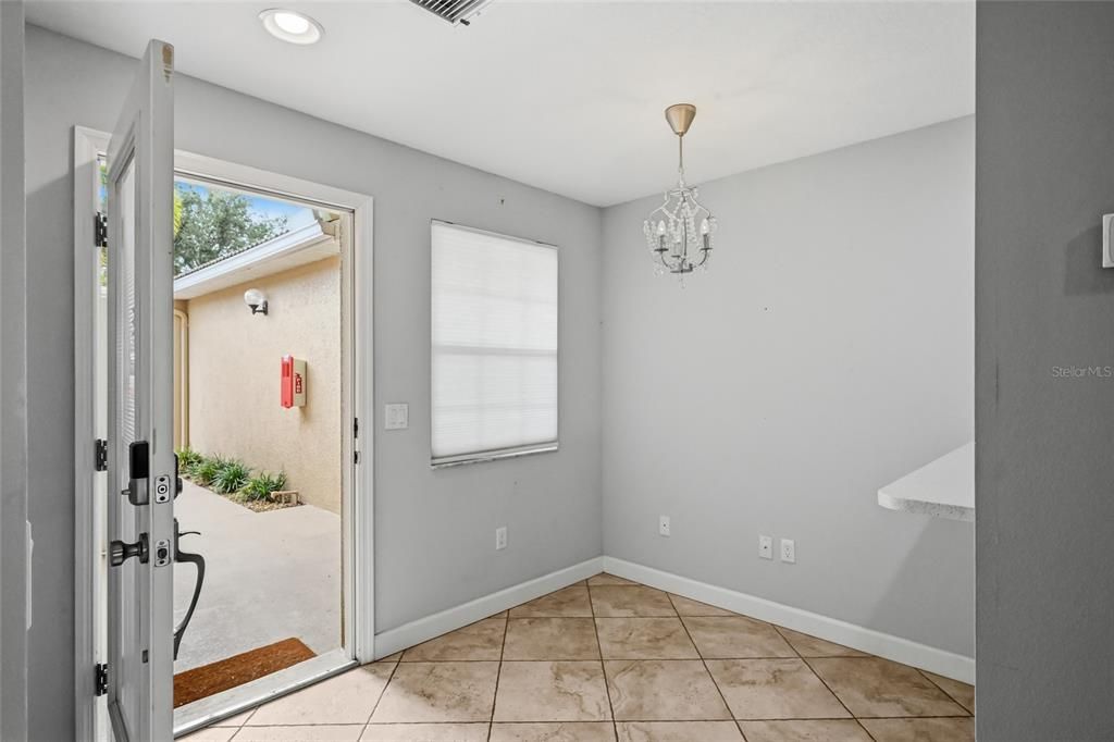 For Sale: $395,000 (2 beds, 2 baths, 1610 Square Feet)