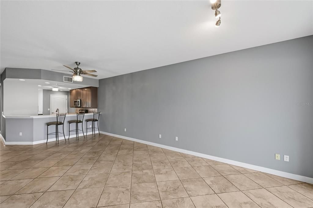 For Sale: $395,000 (2 beds, 2 baths, 1610 Square Feet)