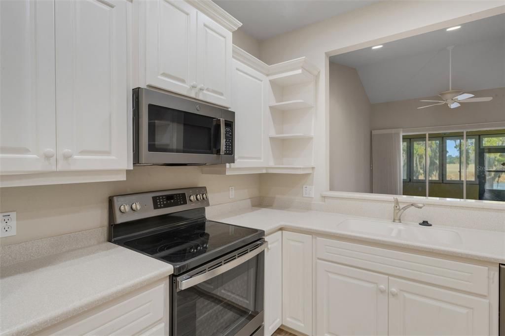 Active With Contract: $325,000 (3 beds, 2 baths, 1451 Square Feet)