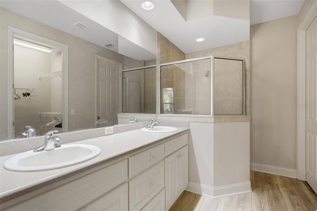 Active With Contract: $325,000 (3 beds, 2 baths, 1451 Square Feet)