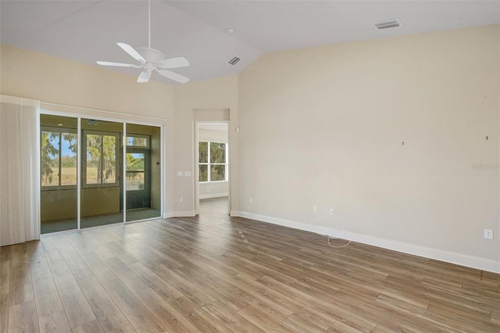 Active With Contract: $325,000 (3 beds, 2 baths, 1451 Square Feet)