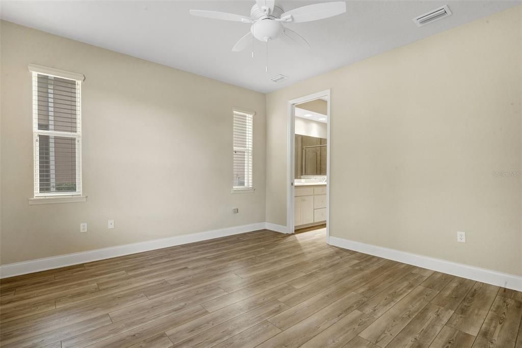 Active With Contract: $325,000 (3 beds, 2 baths, 1451 Square Feet)