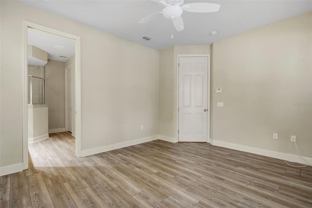 Active With Contract: $325,000 (3 beds, 2 baths, 1451 Square Feet)