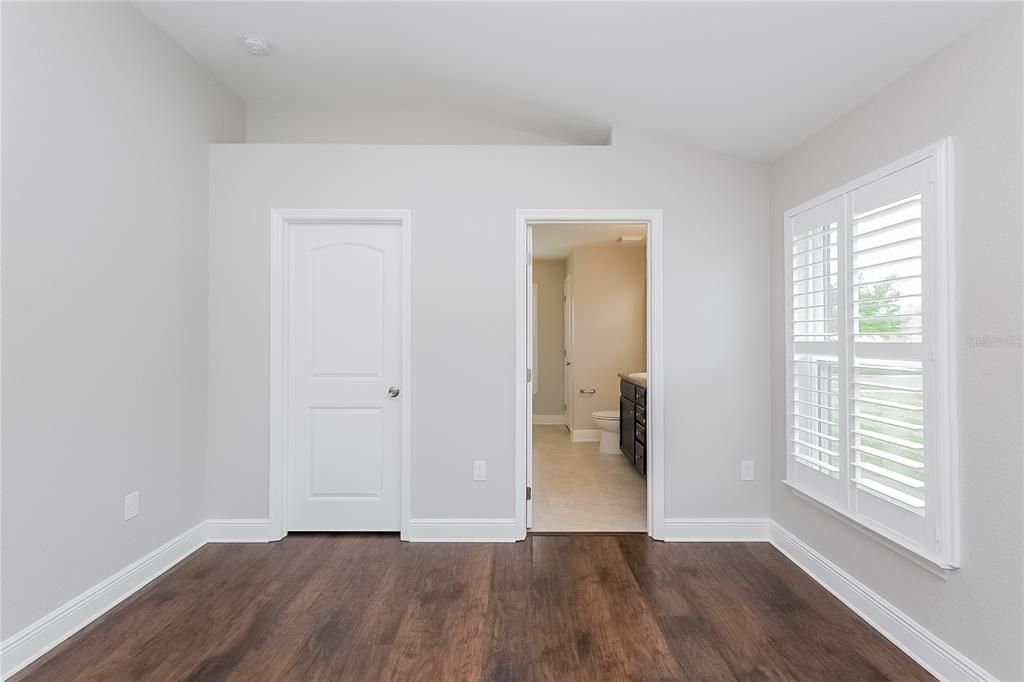 For Rent: $2,155 (4 beds, 2 baths, 1584 Square Feet)