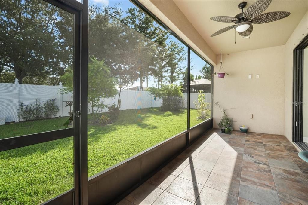 合同活跃: $379,000 (3 贝兹, 2 浴室, 2022 平方英尺)