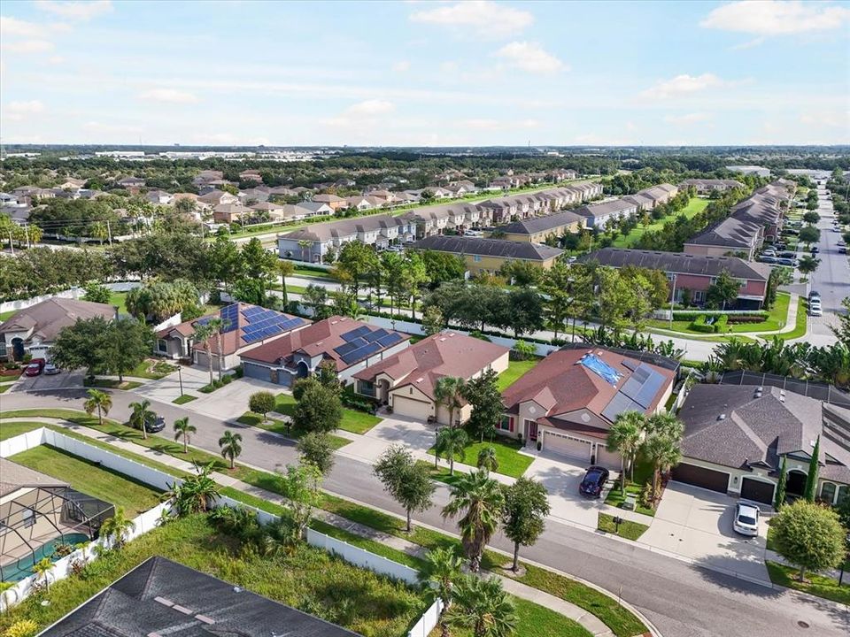 合同活跃: $379,000 (3 贝兹, 2 浴室, 2022 平方英尺)