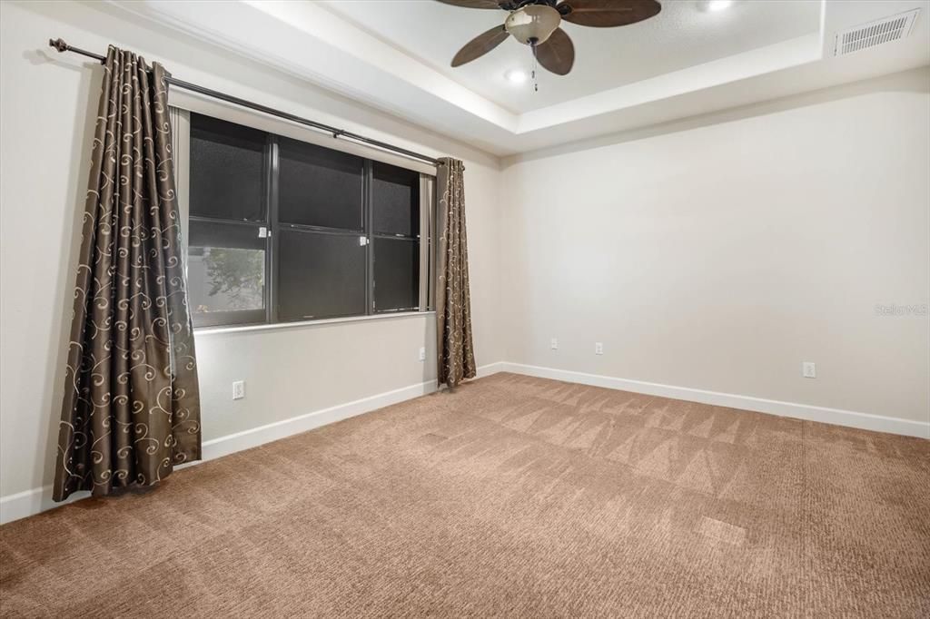 合同活跃: $379,000 (3 贝兹, 2 浴室, 2022 平方英尺)