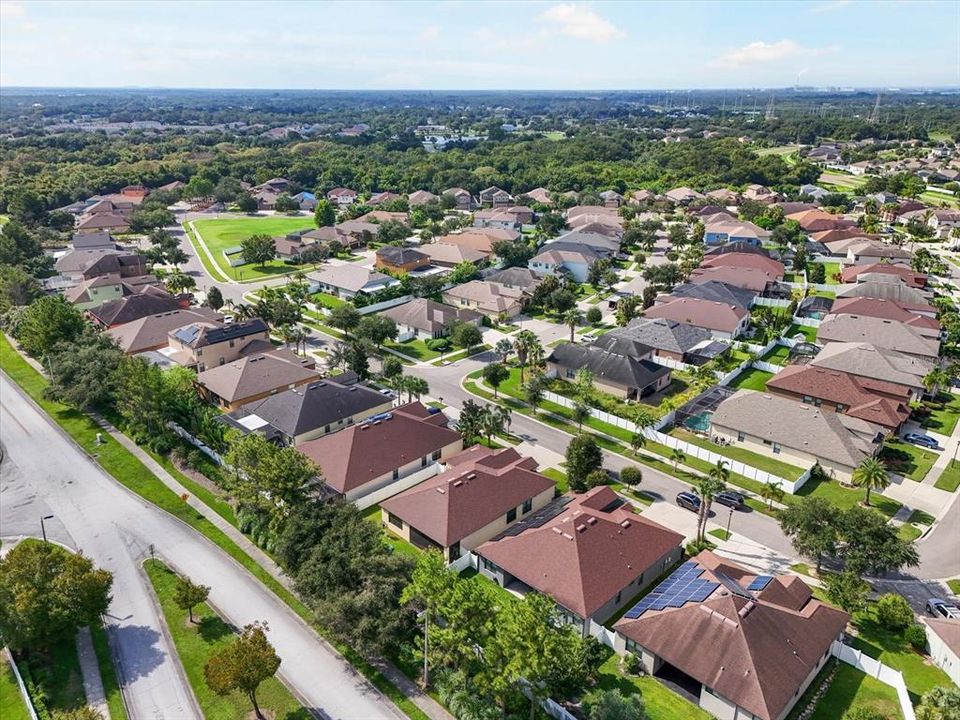 合同活跃: $379,000 (3 贝兹, 2 浴室, 2022 平方英尺)