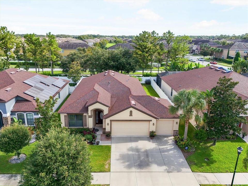 合同活跃: $379,000 (3 贝兹, 2 浴室, 2022 平方英尺)