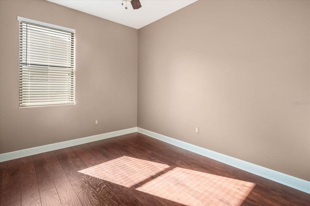 合同活跃: $379,000 (3 贝兹, 2 浴室, 2022 平方英尺)