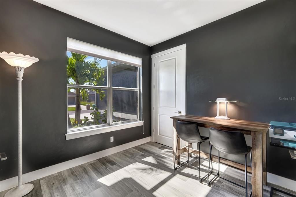 For Sale: $500,000 (4 beds, 2 baths, 1839 Square Feet)