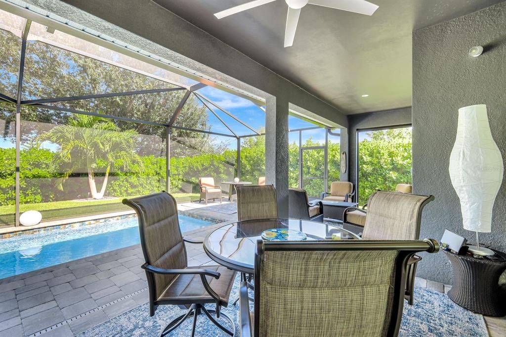 For Sale: $500,000 (4 beds, 2 baths, 1839 Square Feet)