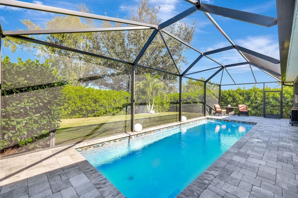 For Sale: $500,000 (4 beds, 2 baths, 1839 Square Feet)