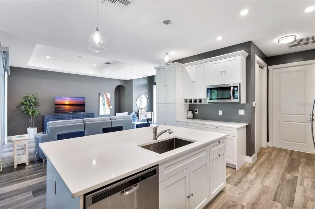 For Sale: $500,000 (4 beds, 2 baths, 1839 Square Feet)