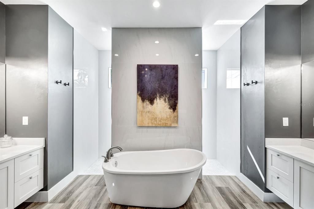 For Sale: $500,000 (4 beds, 2 baths, 1839 Square Feet)