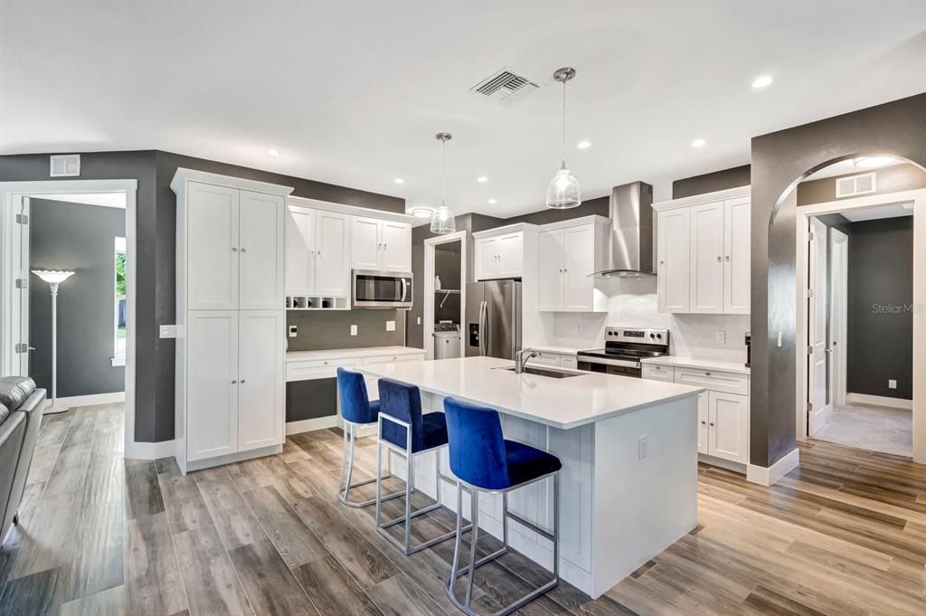 For Sale: $500,000 (4 beds, 2 baths, 1839 Square Feet)