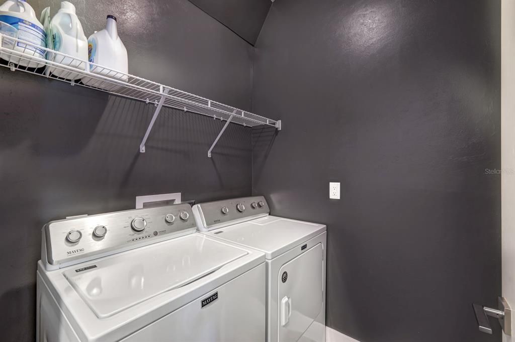 For Sale: $500,000 (4 beds, 2 baths, 1839 Square Feet)