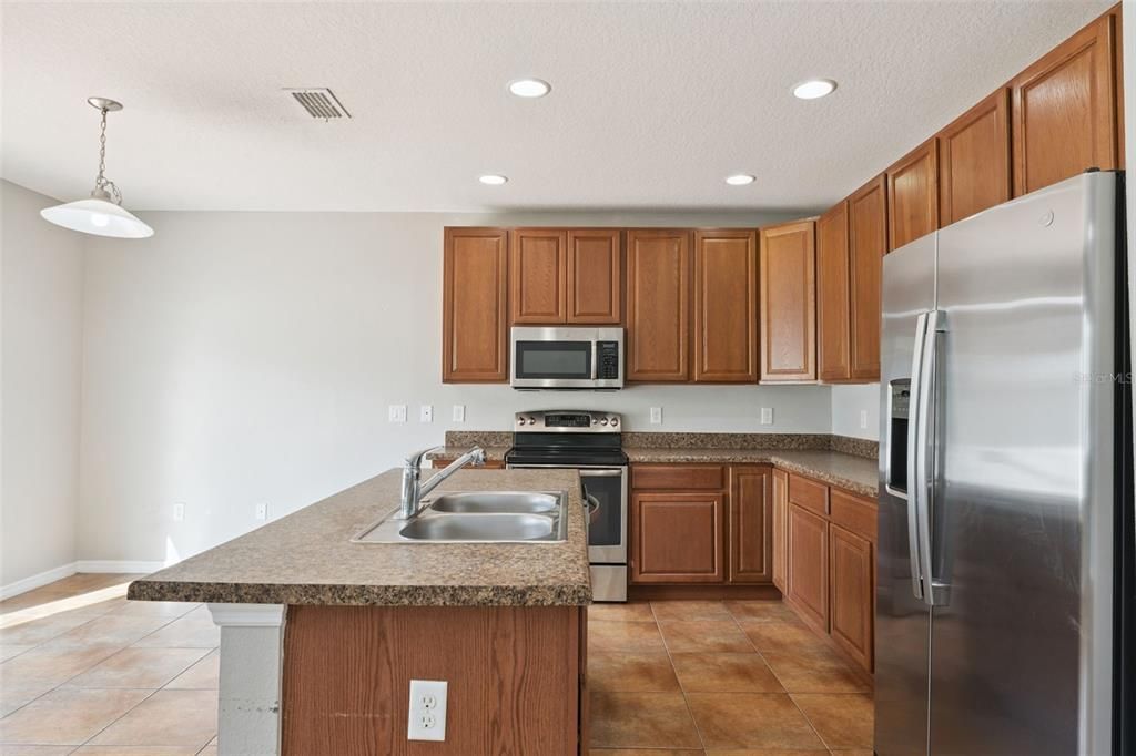 En Venta: $294,000 (3 camas, 2 baños, 1445 Pies cuadrados)