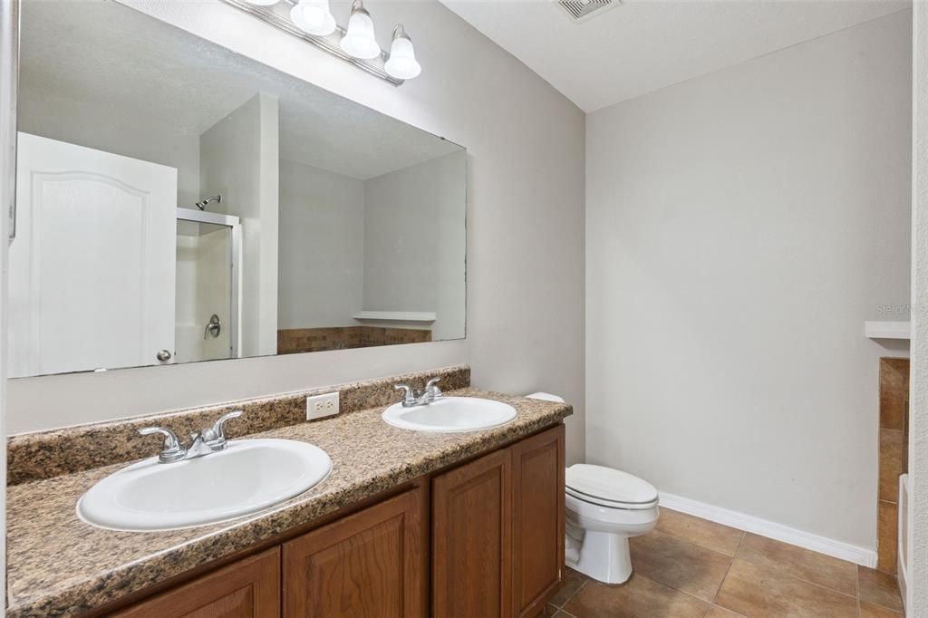 En Venta: $294,000 (3 camas, 2 baños, 1445 Pies cuadrados)