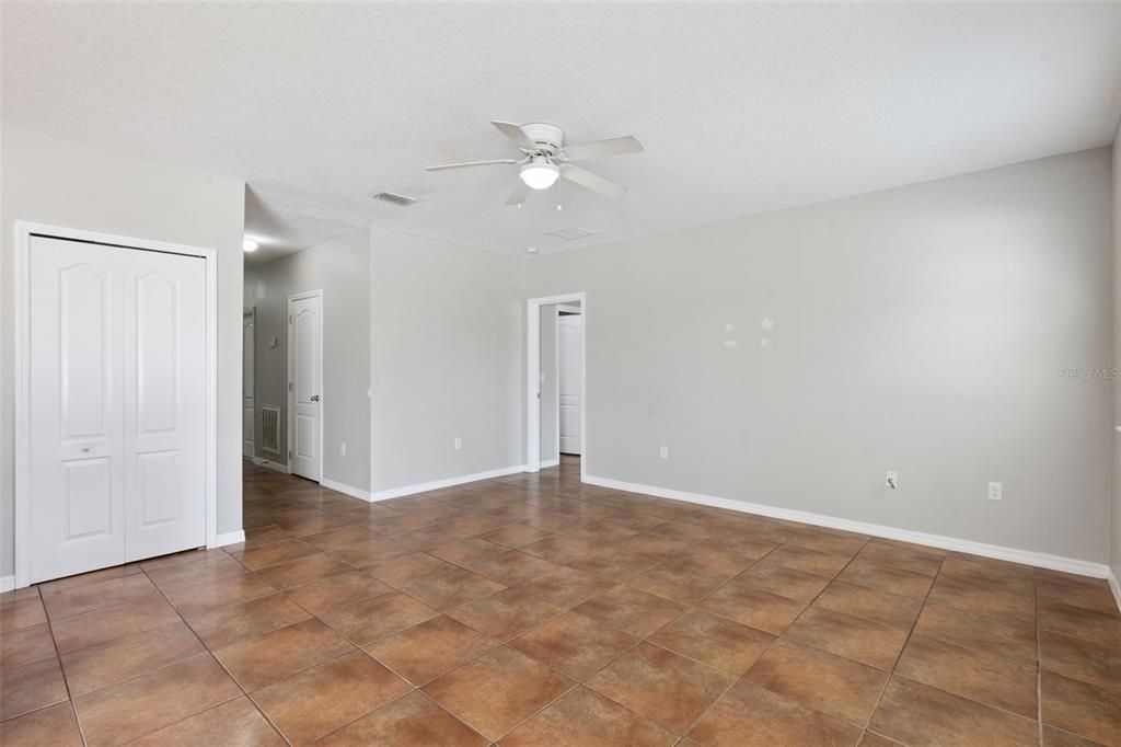 En Venta: $294,000 (3 camas, 2 baños, 1445 Pies cuadrados)