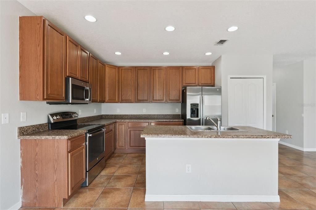 En Venta: $294,000 (3 camas, 2 baños, 1445 Pies cuadrados)