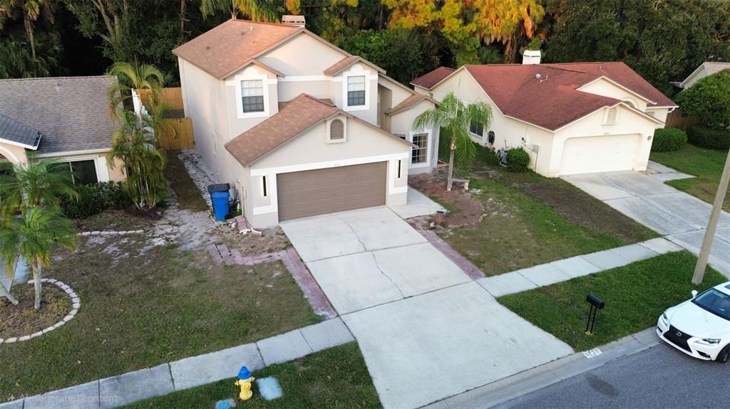 合同活跃: $3,200 (3 贝兹, 2 浴室, 2035 平方英尺)