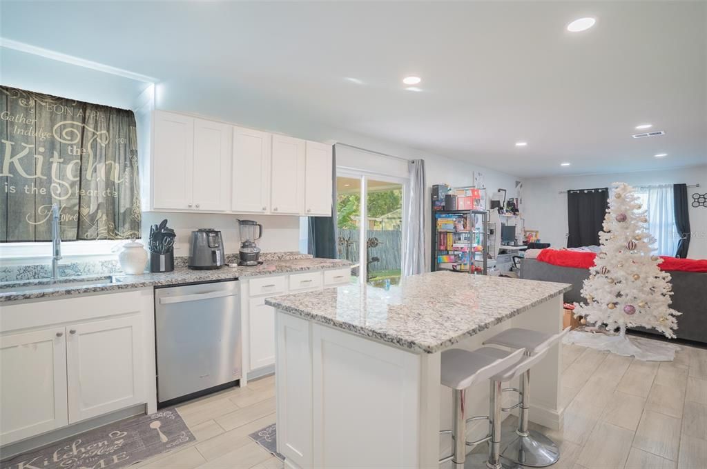 待售: $595,000 (6 贝兹, 0 浴室, 2966 平方英尺)