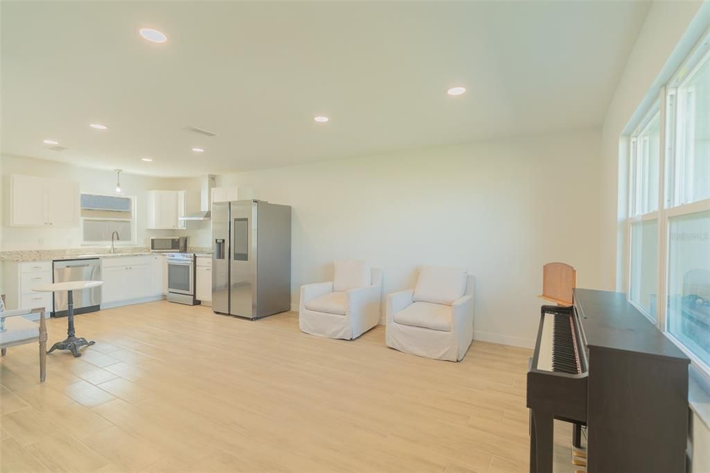 待售: $595,000 (6 贝兹, 0 浴室, 2966 平方英尺)