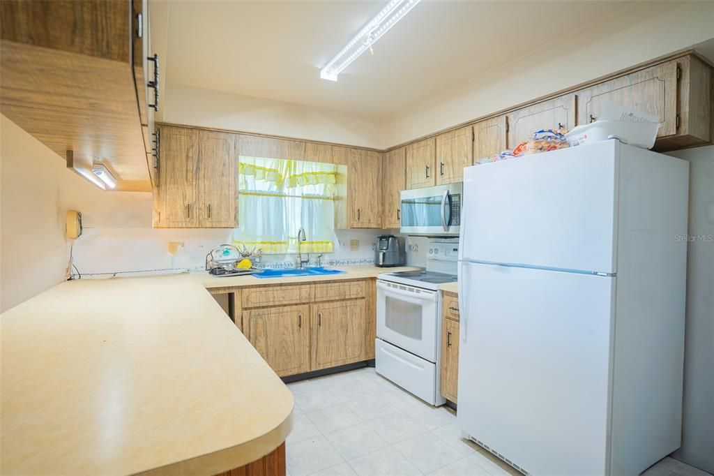 待售: $595,000 (6 贝兹, 0 浴室, 2966 平方英尺)