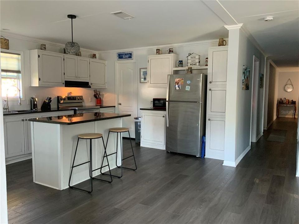 На продажу: $200,000 (3 спален, 2 ванн, 1404 Квадратных фут)