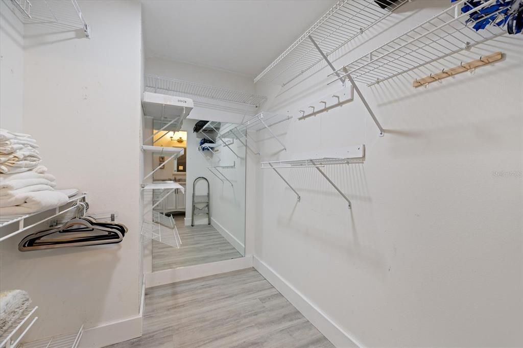 出租: $3,600 (2 贝兹, 2 浴室, 1314 平方英尺)