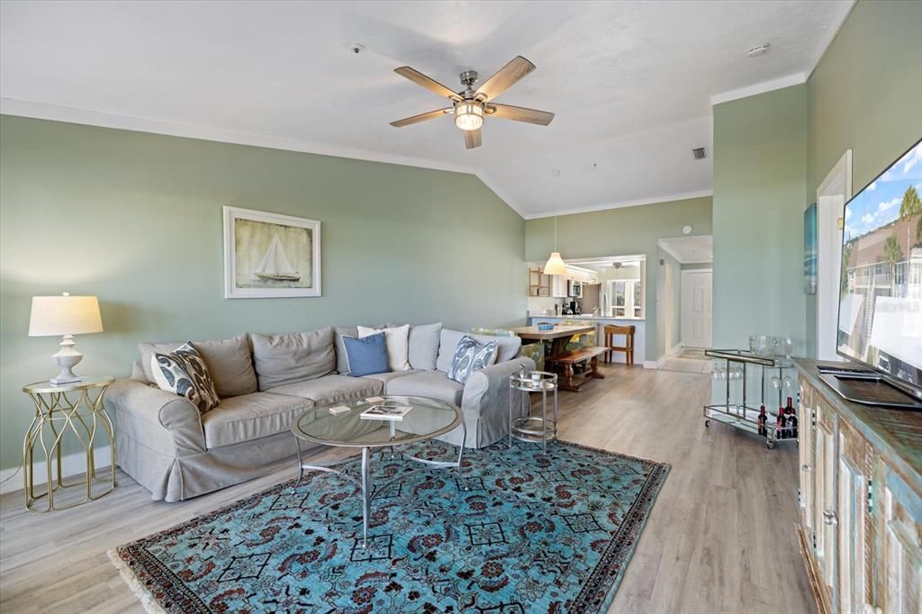 出租: $3,600 (2 贝兹, 2 浴室, 1314 平方英尺)