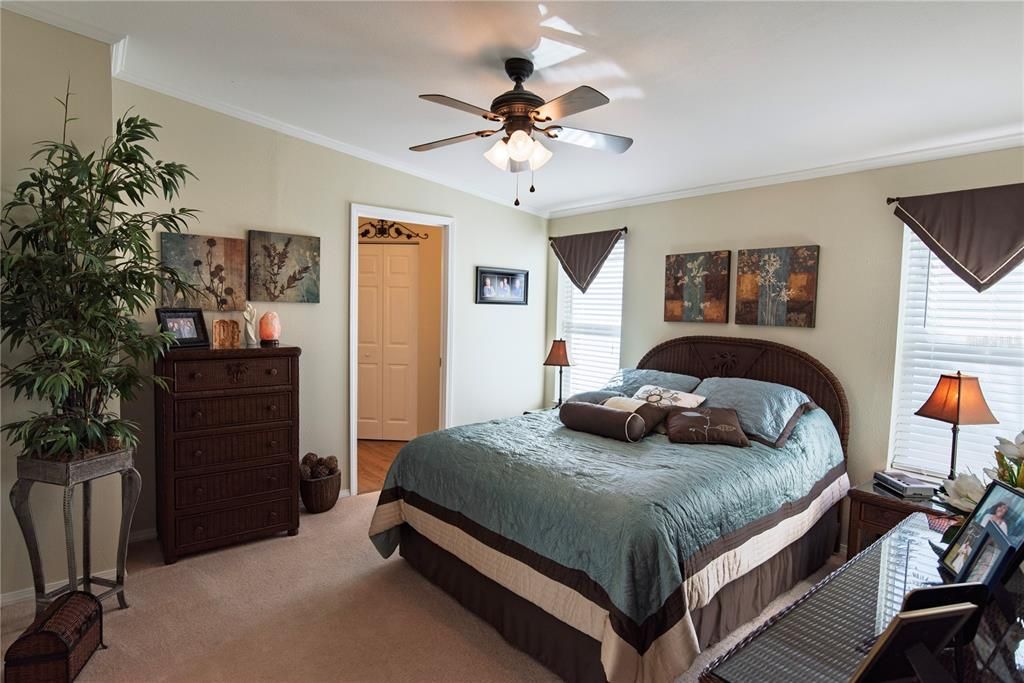 На продажу: $185,000 (3 спален, 2 ванн, 1296 Квадратных фут)