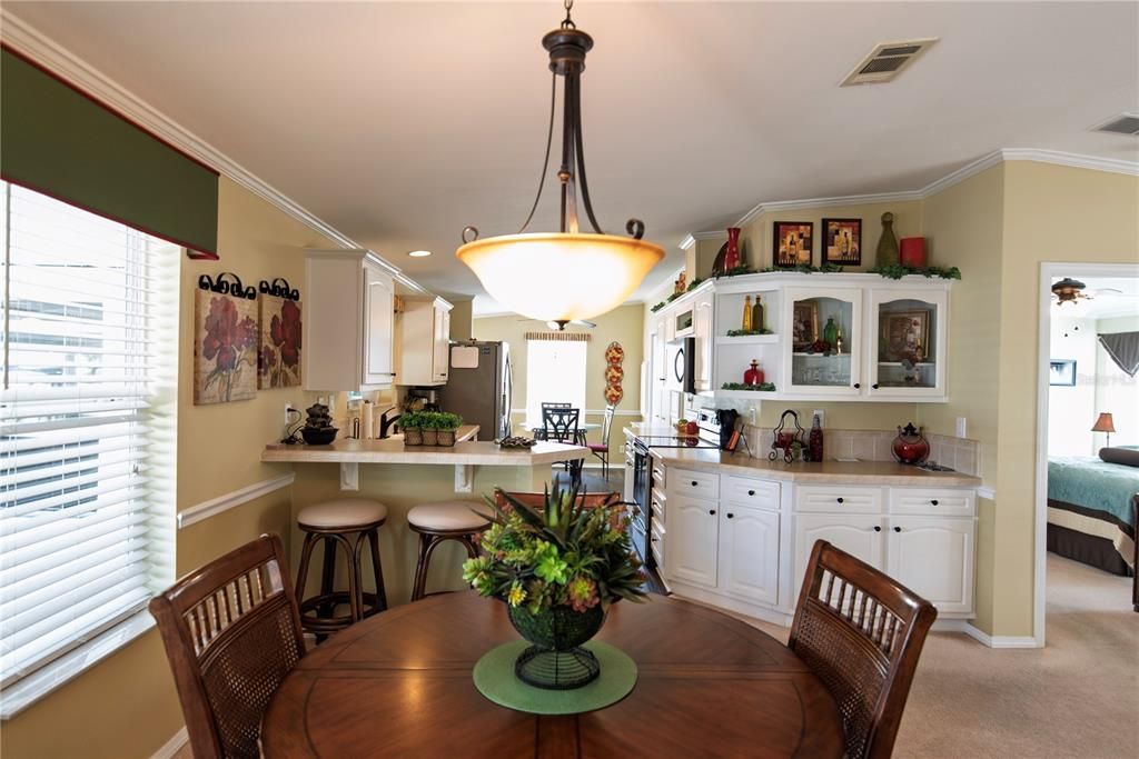 На продажу: $185,000 (3 спален, 2 ванн, 1296 Квадратных фут)