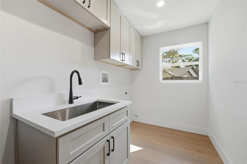 На продажу: $589,900 (4 спален, 2 ванн, 1791 Квадратных фут)