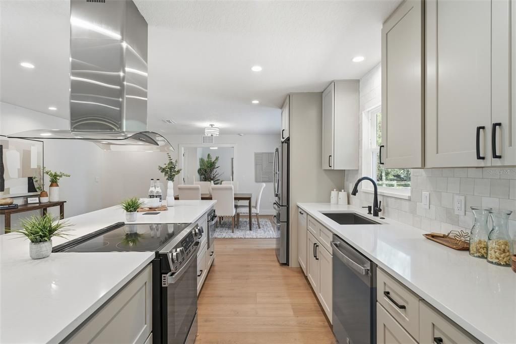 На продажу: $589,900 (4 спален, 2 ванн, 1791 Квадратных фут)