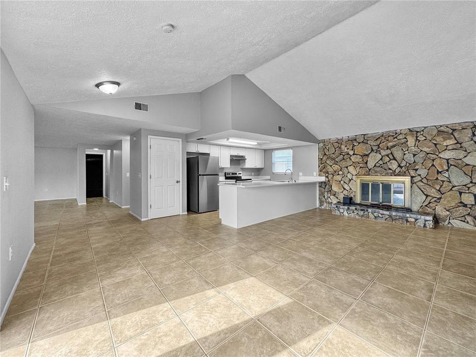 出租: $2,055 (3 贝兹, 2 浴室, 1823 平方英尺)