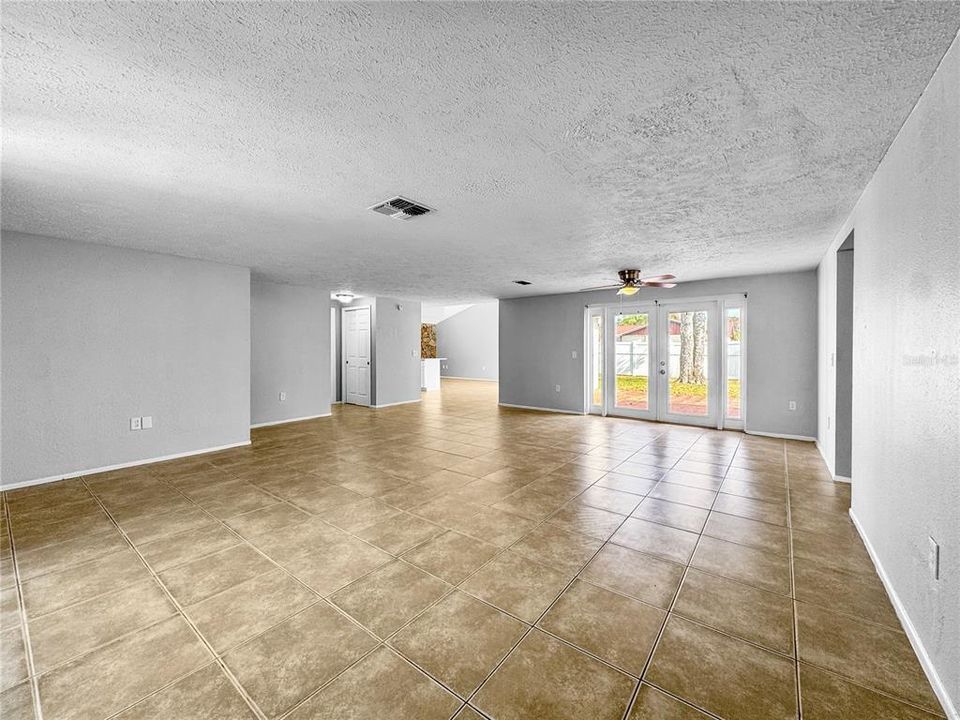 出租: $2,055 (3 贝兹, 2 浴室, 1823 平方英尺)