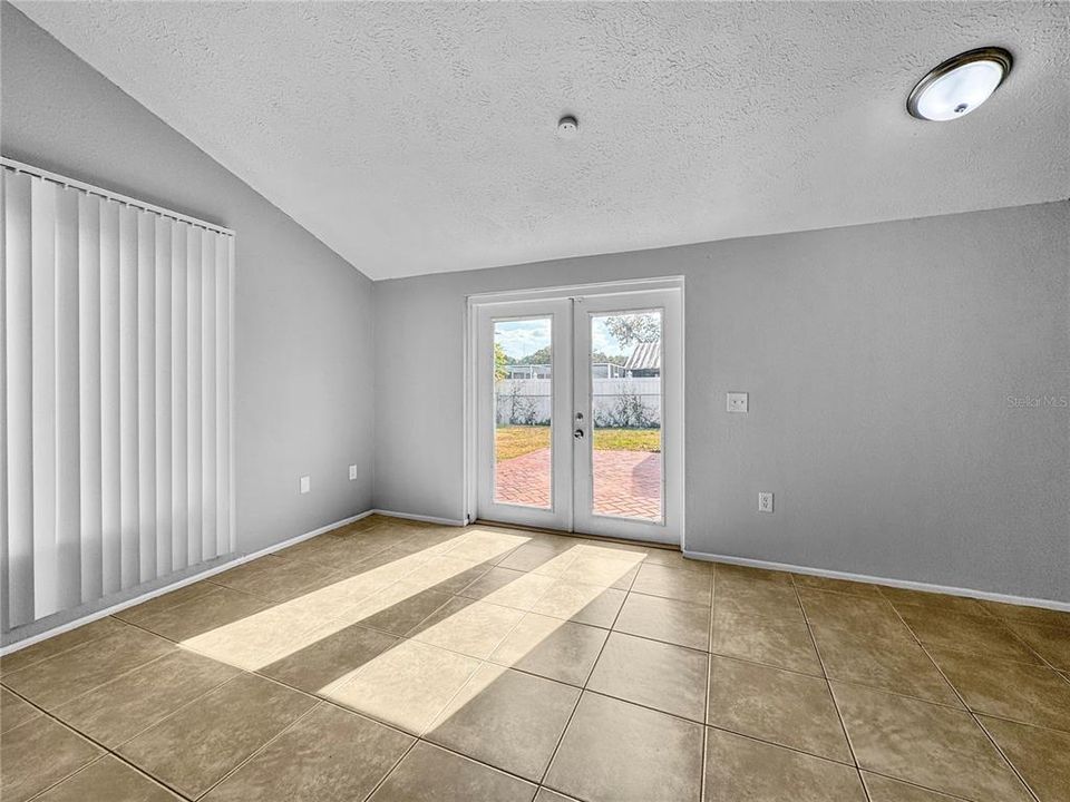 出租: $2,055 (3 贝兹, 2 浴室, 1823 平方英尺)