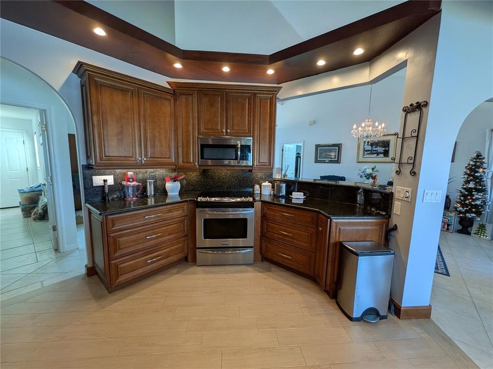 For Sale: $450,000 (3 beds, 2 baths, 2037 Square Feet)