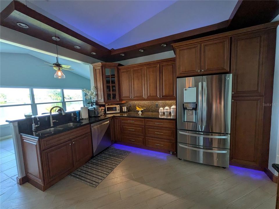 For Sale: $450,000 (3 beds, 2 baths, 2037 Square Feet)