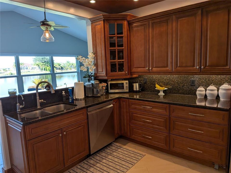 For Sale: $450,000 (3 beds, 2 baths, 2037 Square Feet)