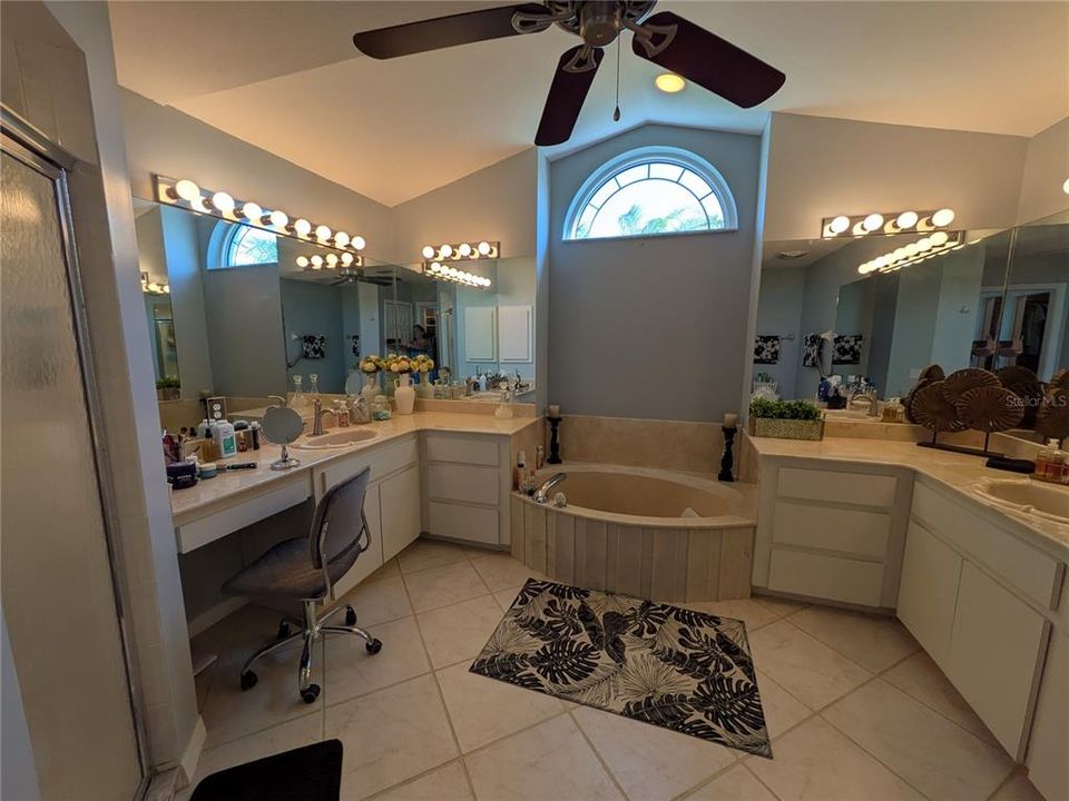 For Sale: $450,000 (3 beds, 2 baths, 2037 Square Feet)