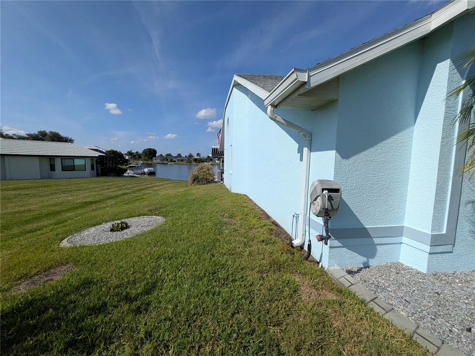 For Sale: $450,000 (3 beds, 2 baths, 2037 Square Feet)