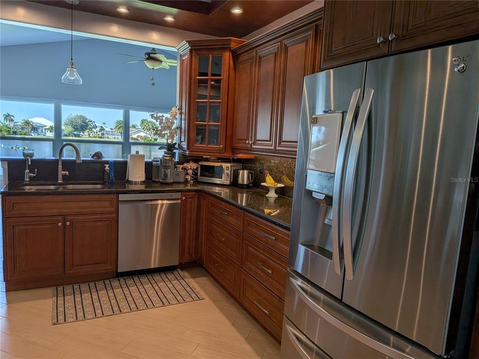 For Sale: $450,000 (3 beds, 2 baths, 2037 Square Feet)