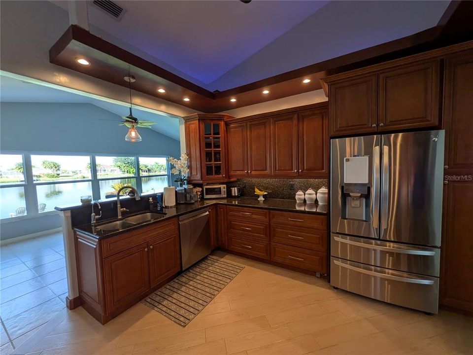 For Sale: $450,000 (3 beds, 2 baths, 2037 Square Feet)